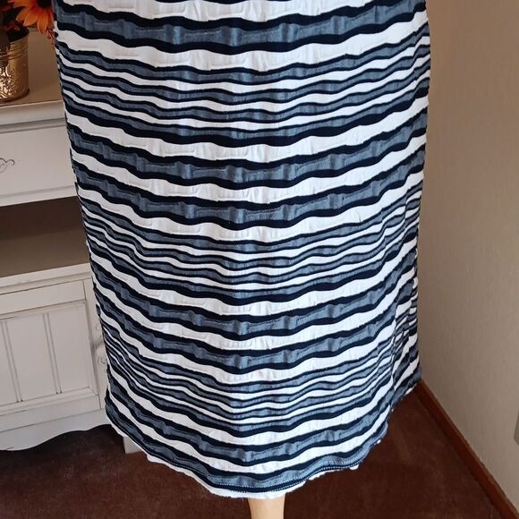 Sharagano Textured Sheath  Dress - Picture 3 of 8